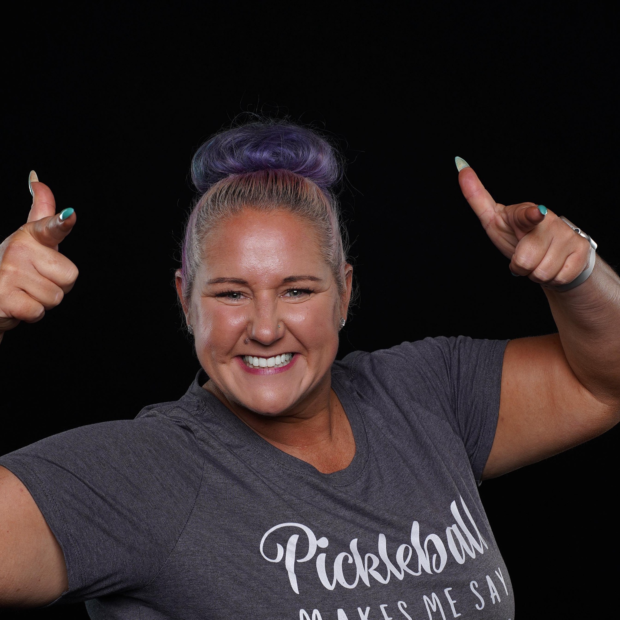 Stephanie Beveridge giving two thumbs up